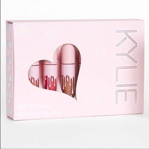 New Kylie Velvet Liquid Lip set